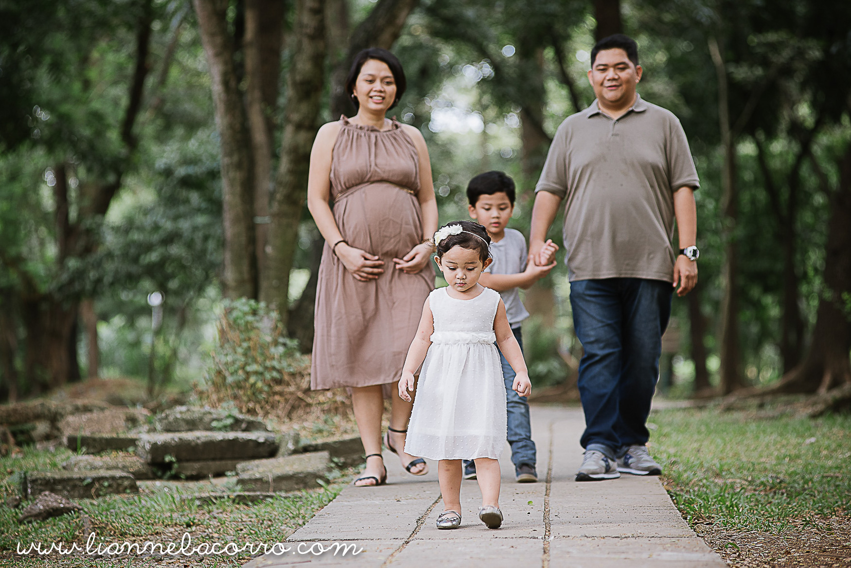 Lifestyle Maternity Family Photography by Lianne Bacorro-18