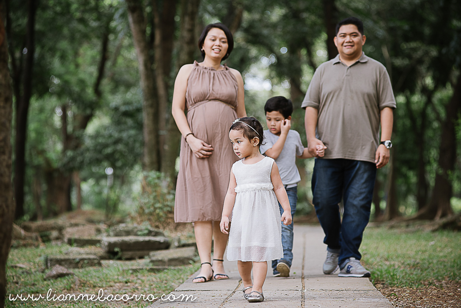 Lifestyle Maternity Family Photography by Lianne Bacorro-19